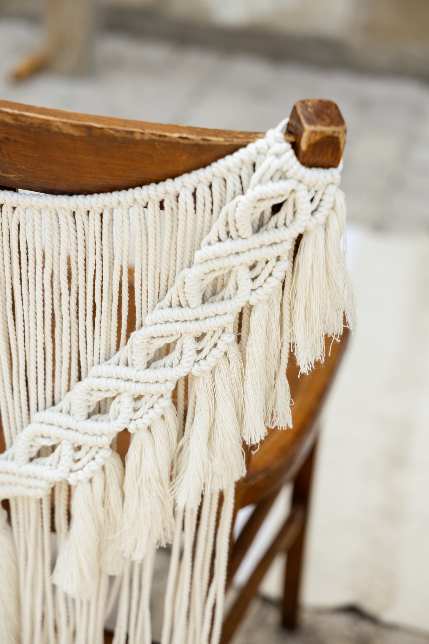 Dos de chaise bohème en macramé (vendus par 2) - Décoration artisanale pour mariage et évènements