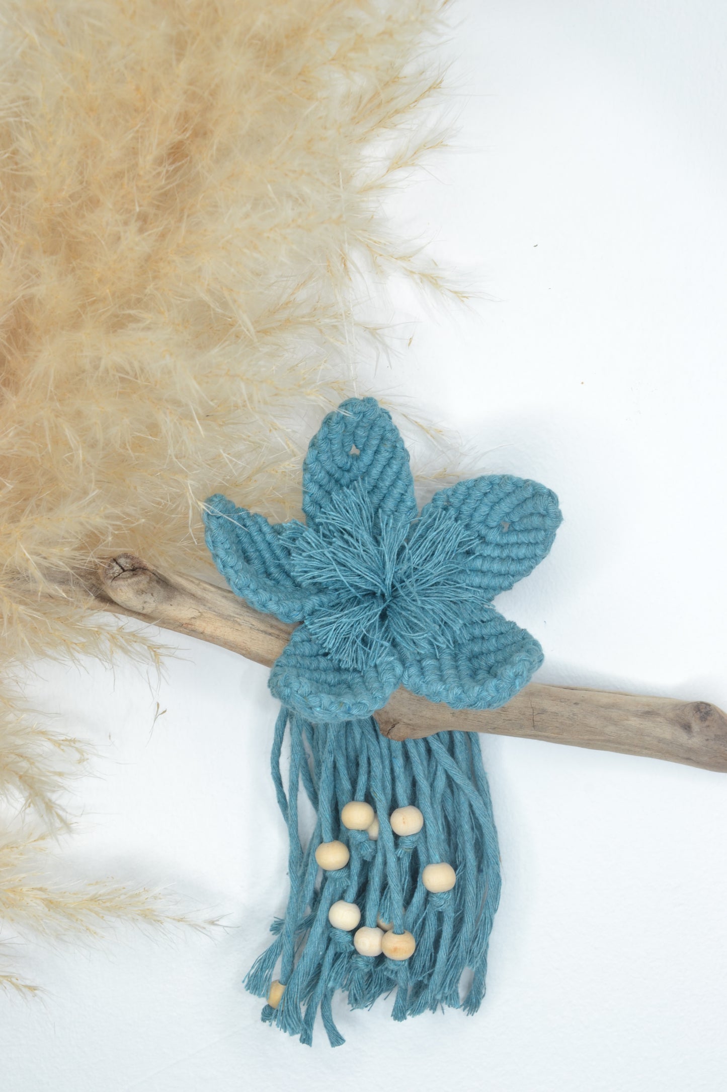 Fleur bohème en macramé à suspendre - Décoration murale chambre bébé enfant