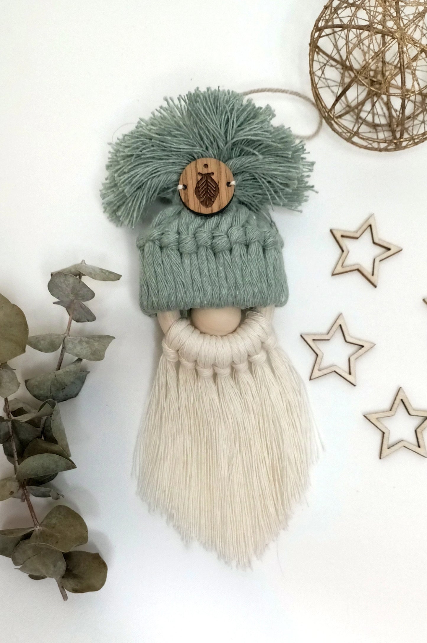 Gnome de Noël en macramé - décoration de Noël douce et originale