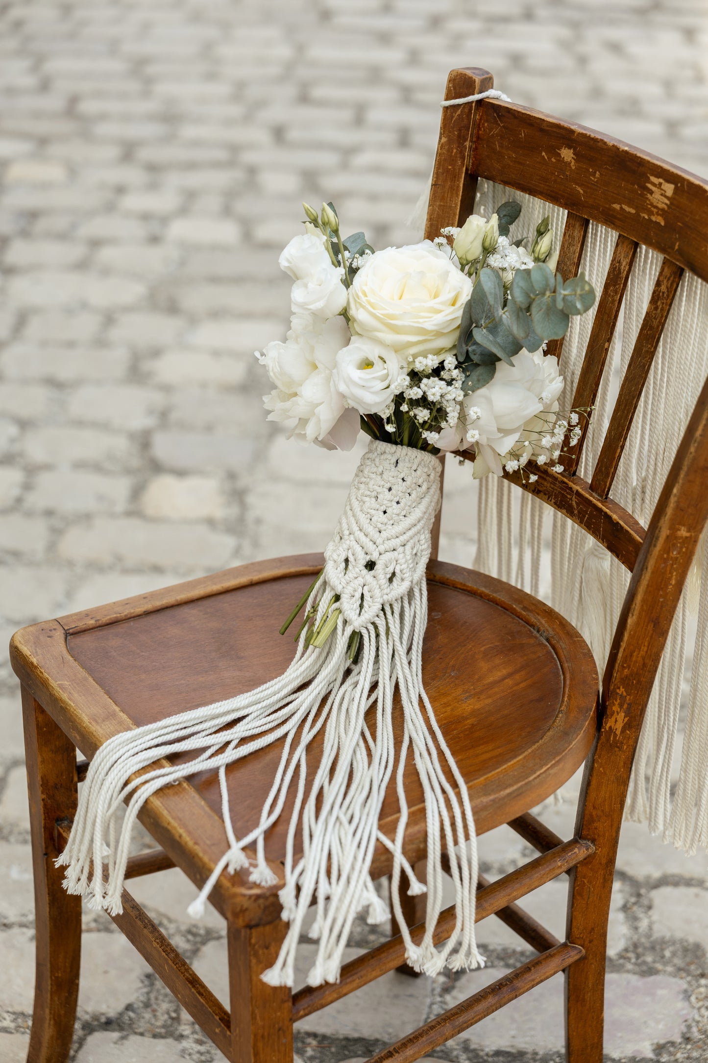 Tour de bouquet bohème en macramé - Accessoire artisanal de mariage et évènements