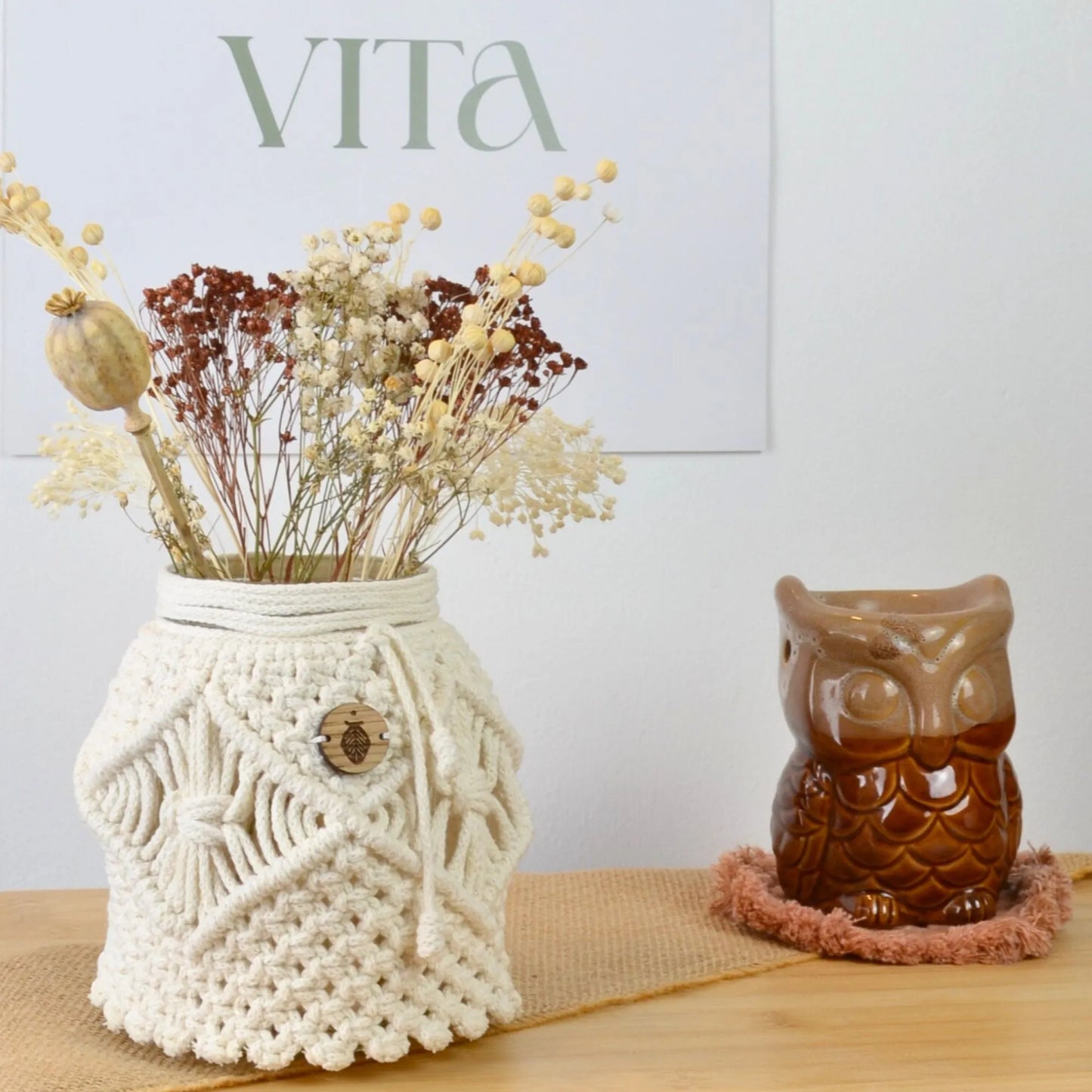 Vase en macramé sculptural – Objet décoratif artisanal