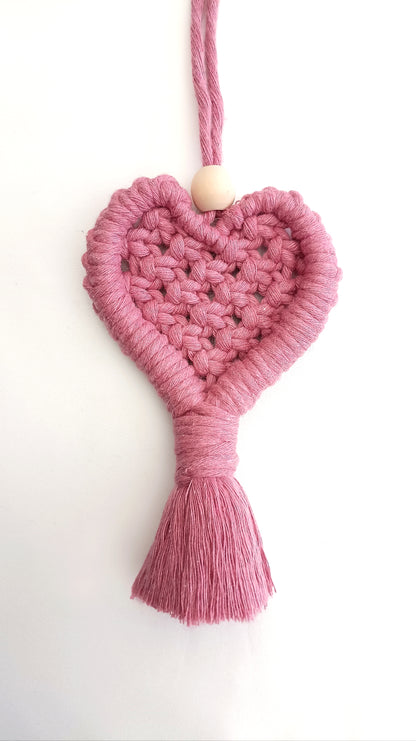 Cœur en macramé à suspendre