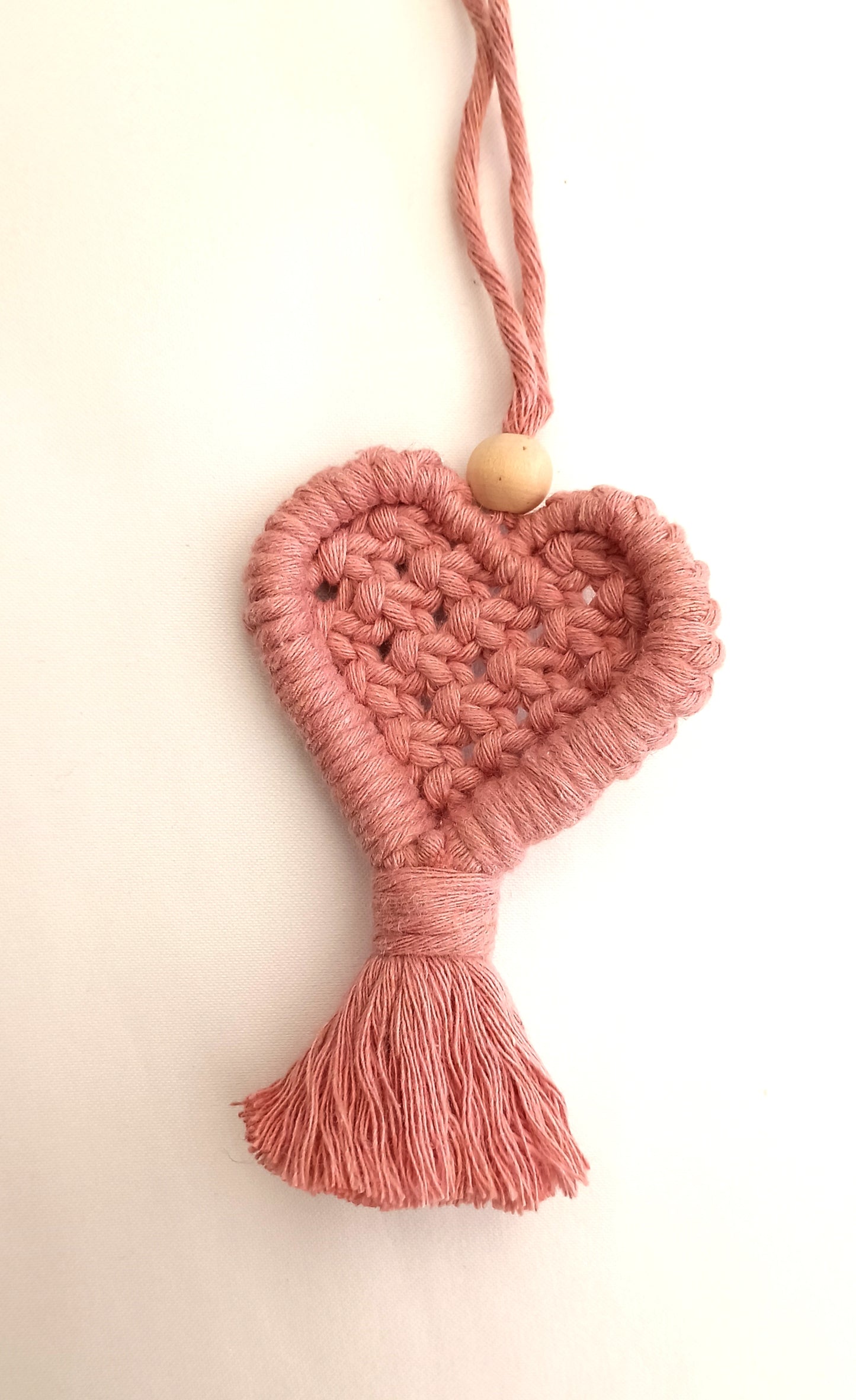 Cœur en macramé à suspendre