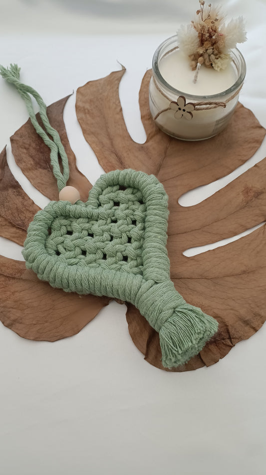Cœur en macramé à suspendre
