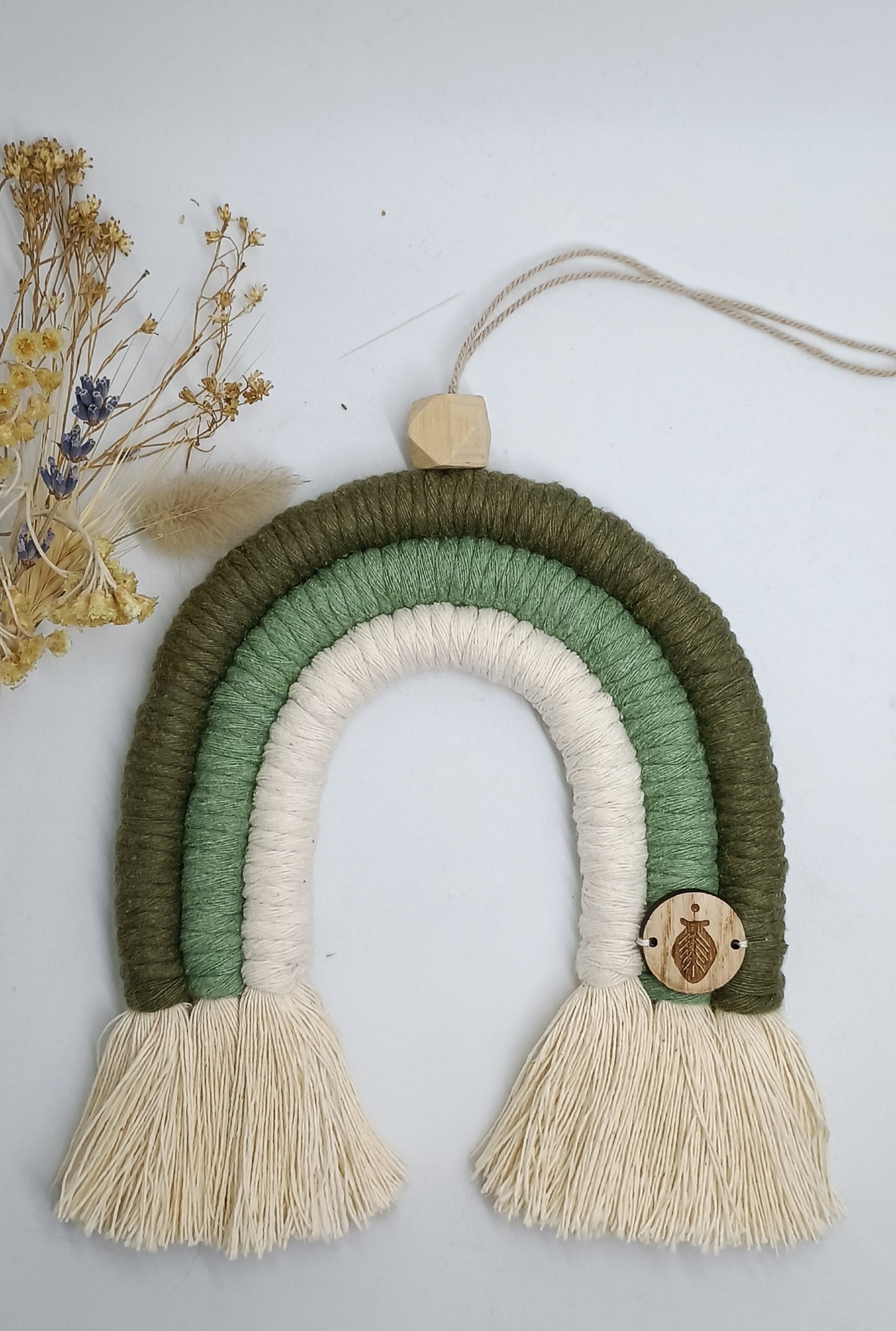Arc-en-ciel en macramé