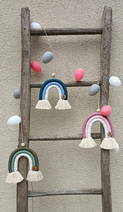 Arc-en-ciel en macramé