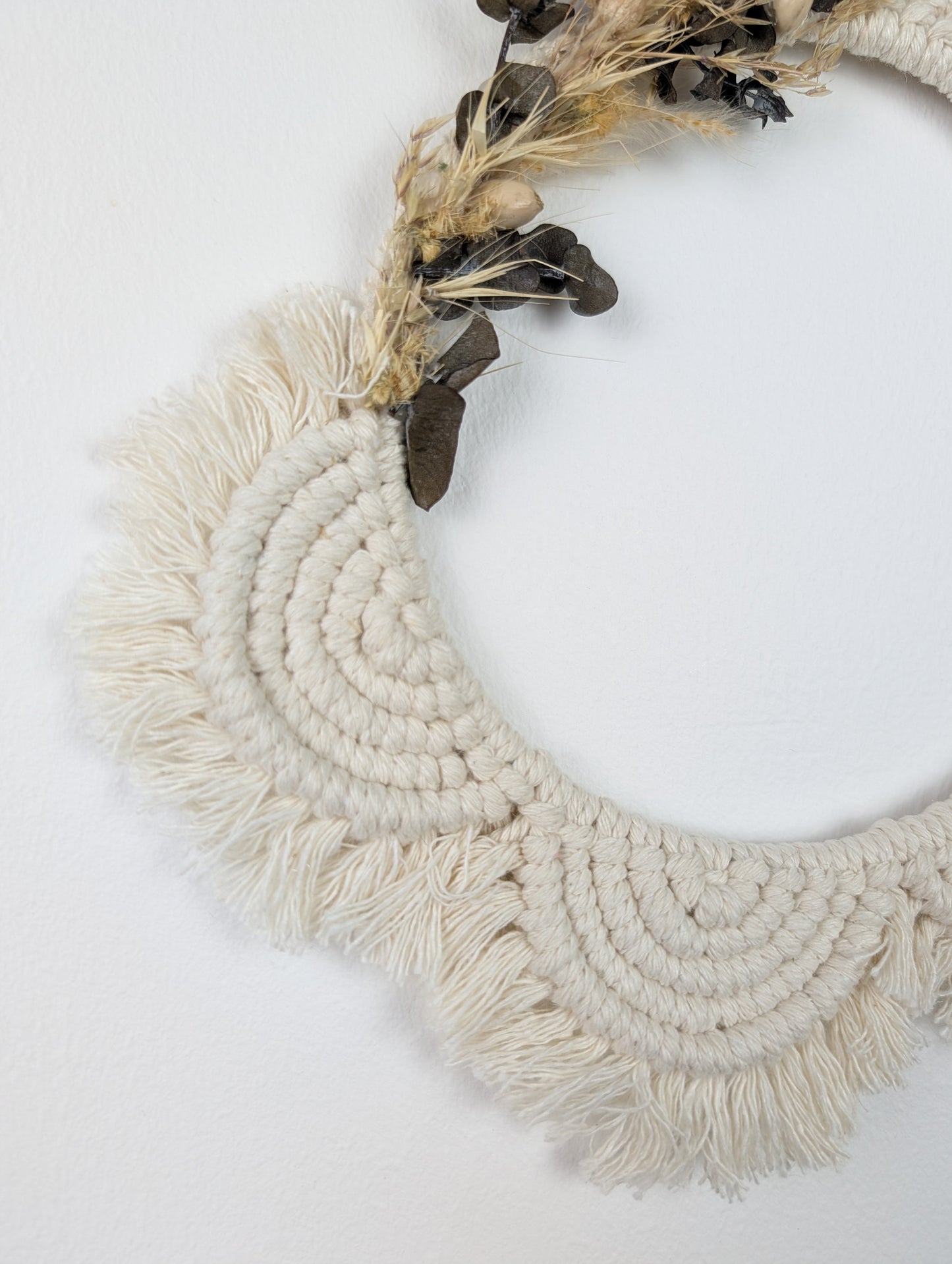 Atelier créatif : Mandala en macramé et fleurs séchées