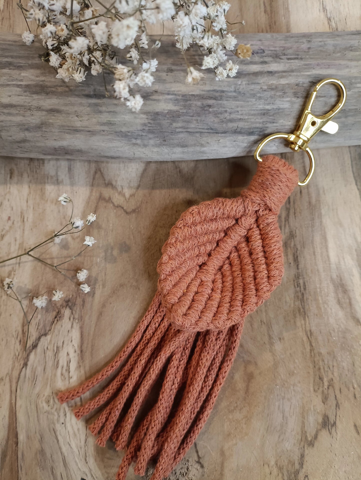 Porte-clé feuille en macramé - Un accessoire inspiré par la nature