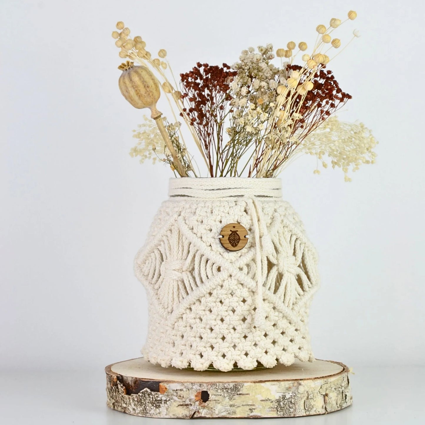 Vase en macramé sculptural – Objet décoratif artisanal